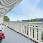 -abla- Panorama View In The Center Of The Island Daire *