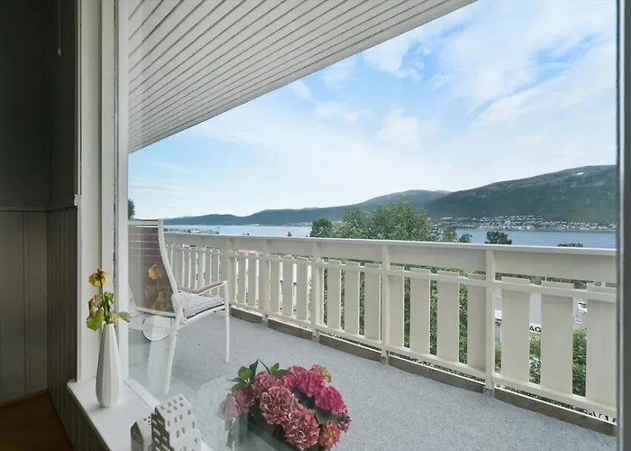 -abla- Panorama View In The Center Of The Island 아파트 트롬쇠